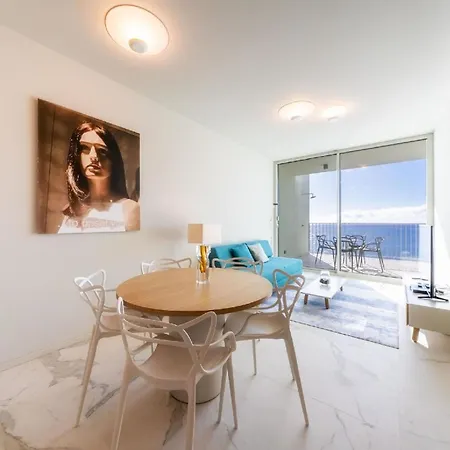 Apartment Ferienwohnung Fuer 4 Personen Ca 85 Qm In Funchal, Madeira Und Umgebung